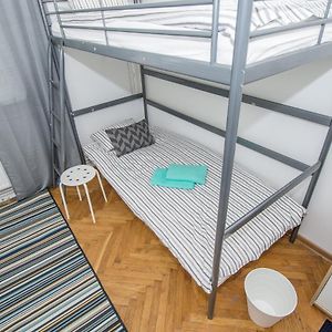 Kleine Kamer met een Queen Size Bed